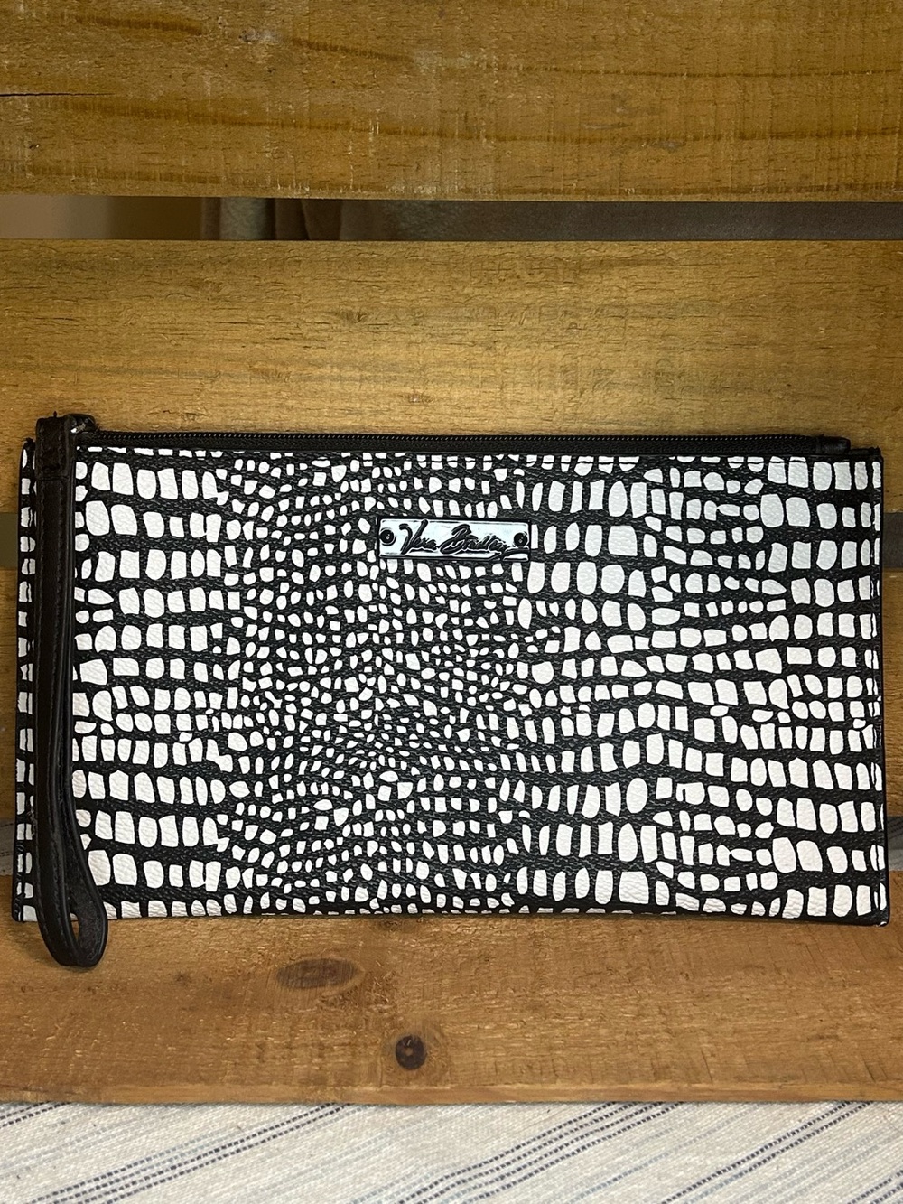 VERA BRADLEY ANIMAL PRINT WRISTLET